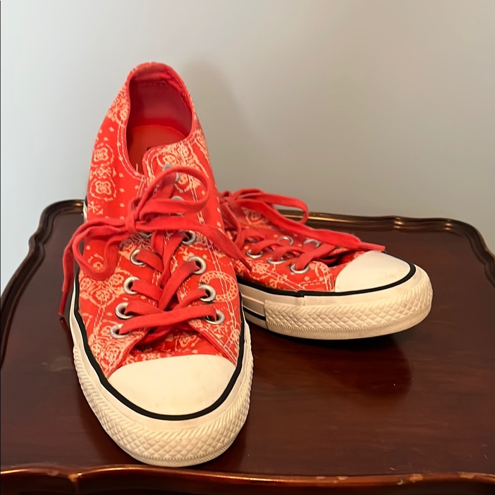 Women’s Converse Salmon - Orange sneakers Size 7